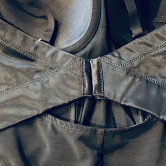 Maidenform Women's Body Shaper With Built-In Bra & Anti-Static Shapewear - Picture 5 of 11